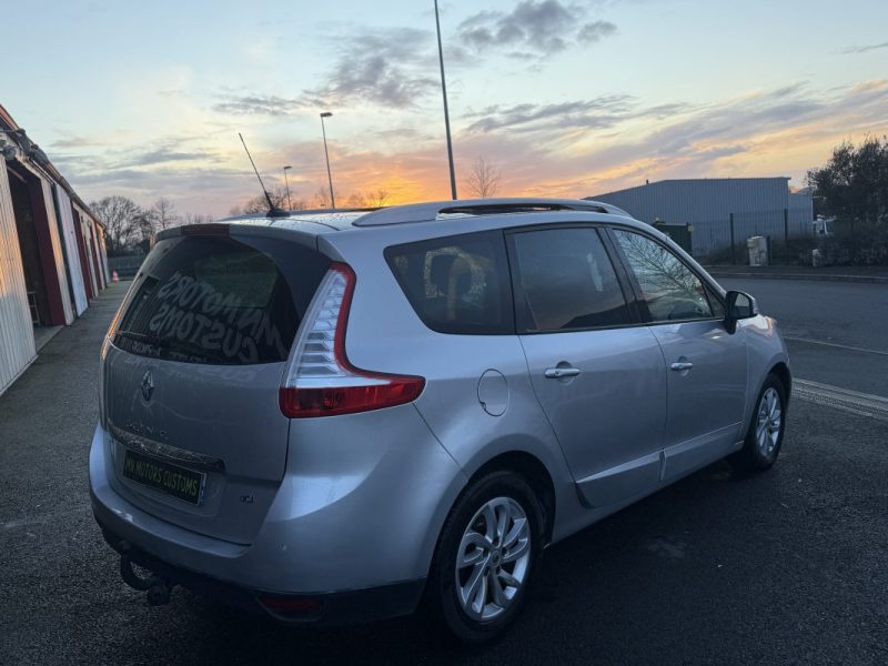RENAULT SCENICIII 1.5 DCI 110CH ENERGY BOSE ECO² 7 PLACES 2014