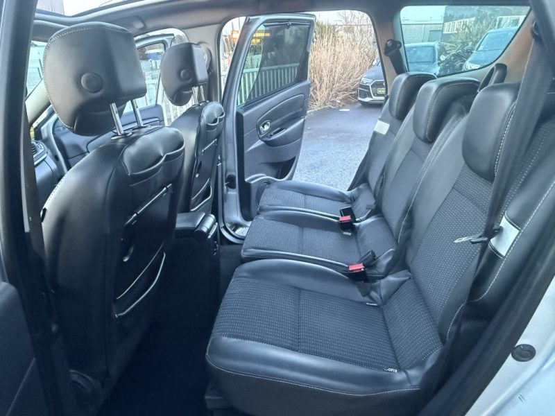RENAULT SCENICIII 1.5 DCI 110CH ENERGY BOSE ECO² 7 PLACES 2014