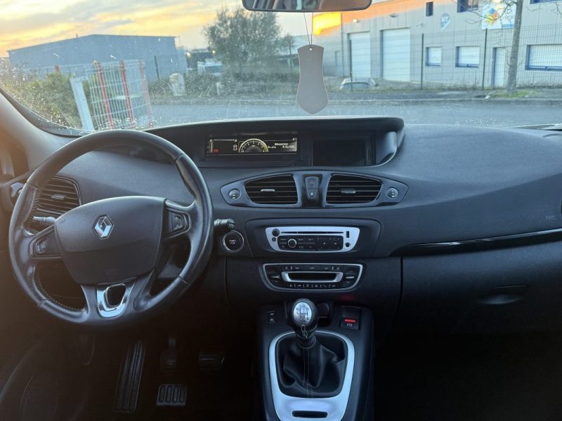 RENAULT SCENICIII 1.5 DCI 110CH ENERGY BOSE ECO² 7 PLACES 2014