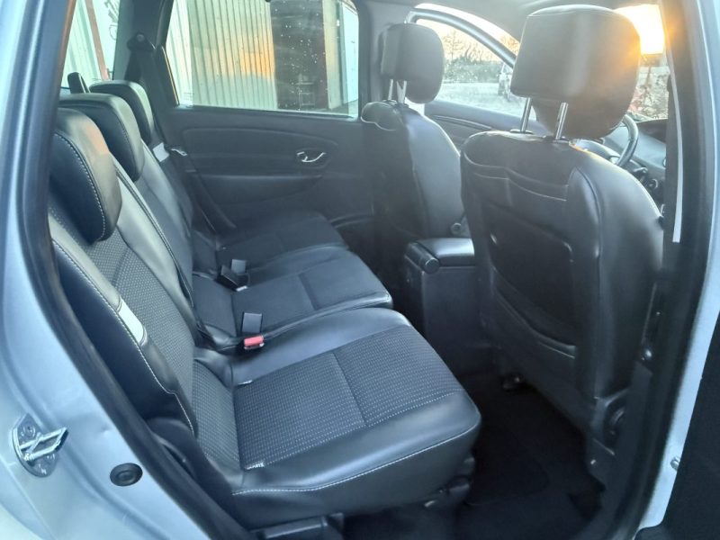 RENAULT SCENICIII 1.5 DCI 110CH ENERGY BOSE ECO² 7 PLACES 2014