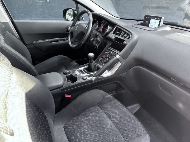 PEUGEOT 3008 1.6 HDI115 FAP ALLURE 