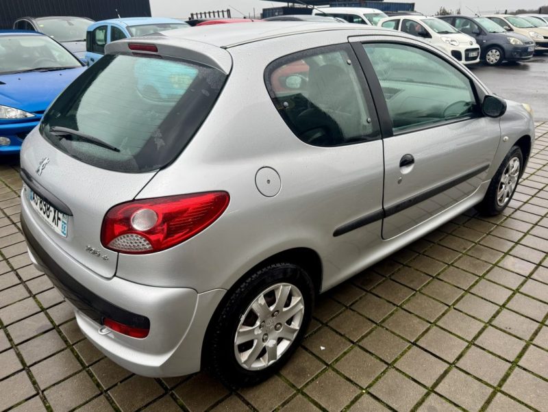 PEUGEOT 206 + 1.1L 60CH Pack Confort 
