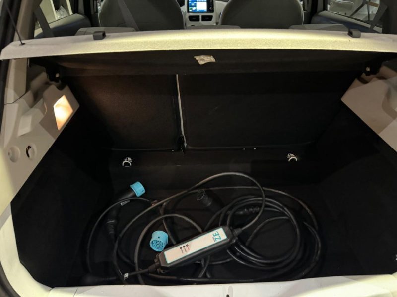 RENAULT ZOE ZEN CHARGE NORMALE R90 / LOCATION BATTERIE  2019