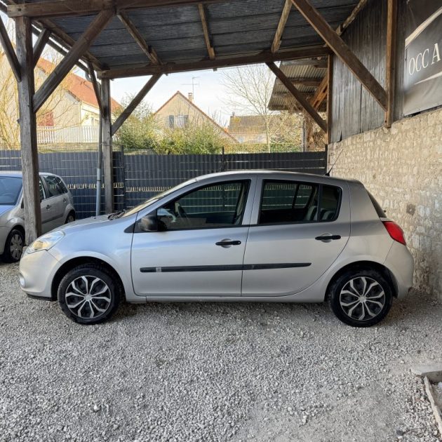 RENAULT CLIO III AUTHENTIQUE 1.2 16V 2010 