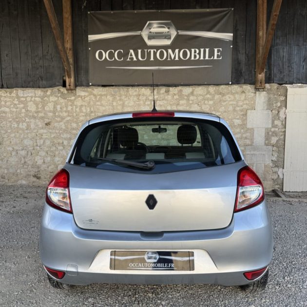 RENAULT CLIO III AUTHENTIQUE 1.2 16V 2010 