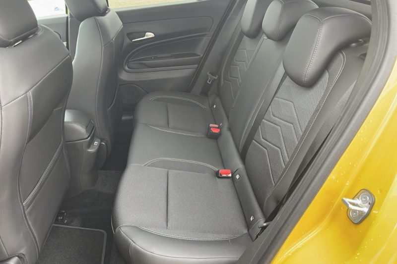 JEEP AVENGER 1.2 TURBO T3 100 CH SUMMIT 2025