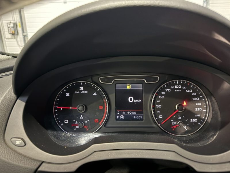 AUDI Q3 2.0 TDI 140ch  Ambition Luxe quattro S-tronic 7 / TOIT OUVRANT / SUIVI COMPLET