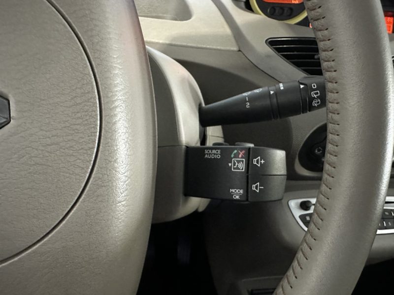 RENAULT TWINGO II (2) 1.2 LEV 16V 75CH ECO2 PHASE 2 PRIVILEGE / 2EME MAIN / 2012