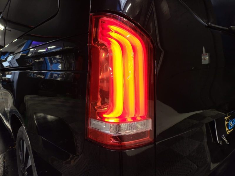 MERCEDES VITO TOUREUR 116 CDI 163 ch EXTRA-LONG 9 PLACES / SELLERIE CUIR + CAMERA RECUL /