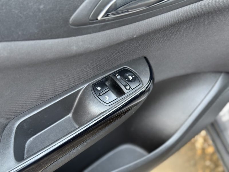 OPEL CORSA 1.4 90ch PLAY PACK – Clim – Bluetooth – Révisée & Garantie