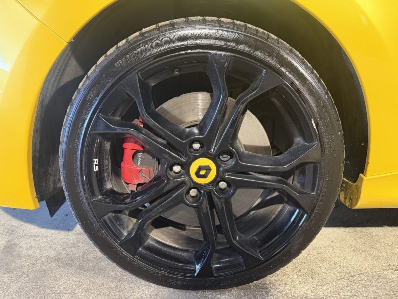 RENAULT CLIO 4 RS 1.6 200cv EDC6 - CAR PLAY -  ENTRETIEN RENAULT - 108 000 klm - JAUNE CYRUS 