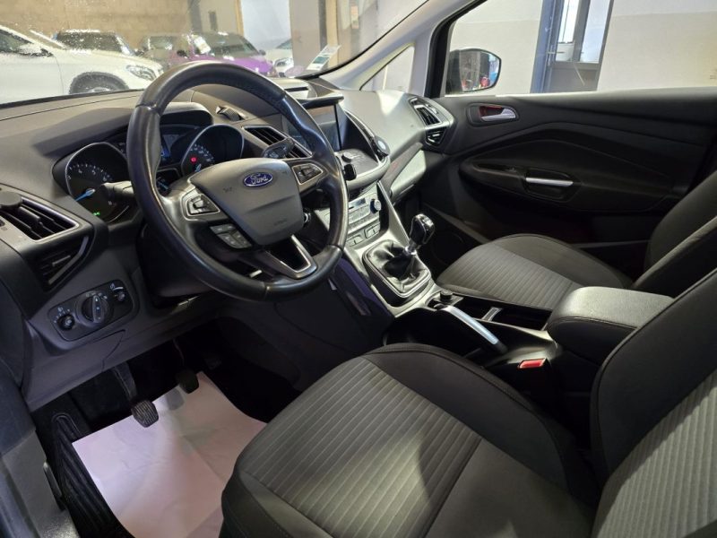 FORD GRAND C-MAX 1.0 ECOBOOST 125 TITANIUM - BVM6 - DISTRIBUTION OK -7 PLACES - CT OK