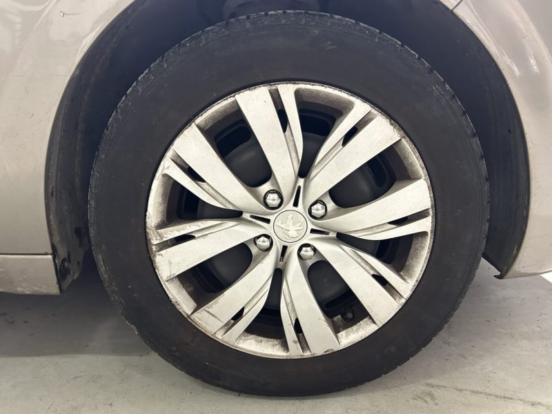 PEUGEOT 208 1.2 PURETECH STYLE 5P 2014