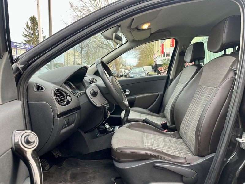 RENAULT CLIO III 1.2 TCE 100 XV DE FRANCE  