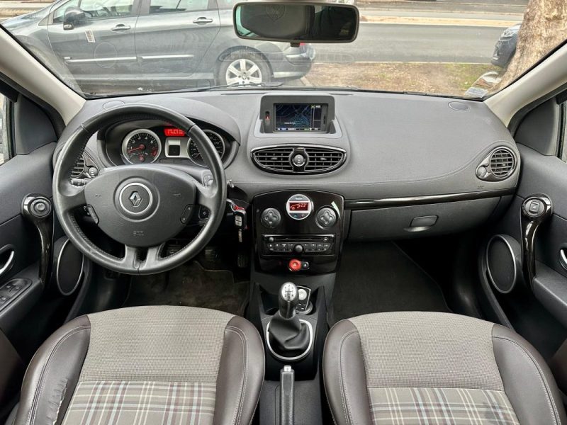 RENAULT CLIO III 1.2 TCE 100 XV DE FRANCE  