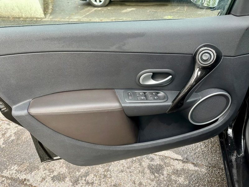RENAULT CLIO III 1.2 TCE 100 XV DE FRANCE  