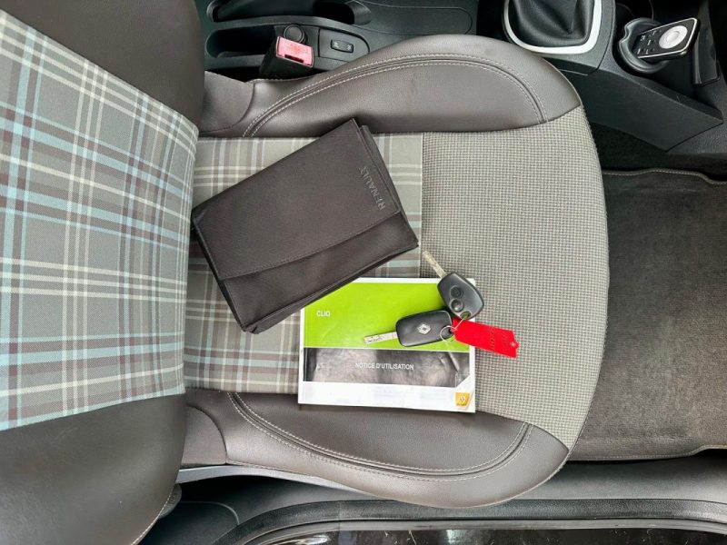 RENAULT CLIO III 1.2 TCE 100 XV DE FRANCE  