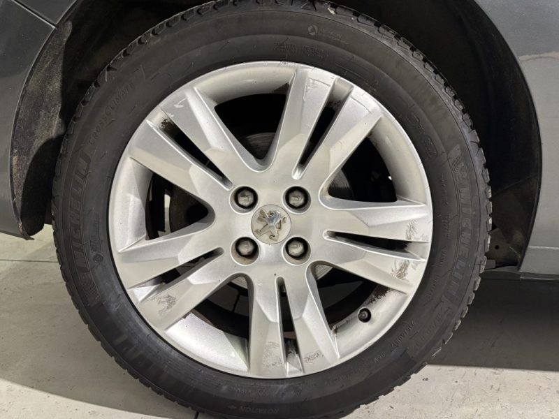 PEUGEOT 5008 1.6 E-HDI 115 FAP BUSINESS PACK BMP6 7PL SIÈGE ÉLECTRIQUE/CHAUFFANT