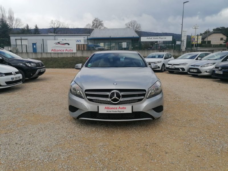 MERCEDES CLASSE A 180 - Boite automatique 122ch essence