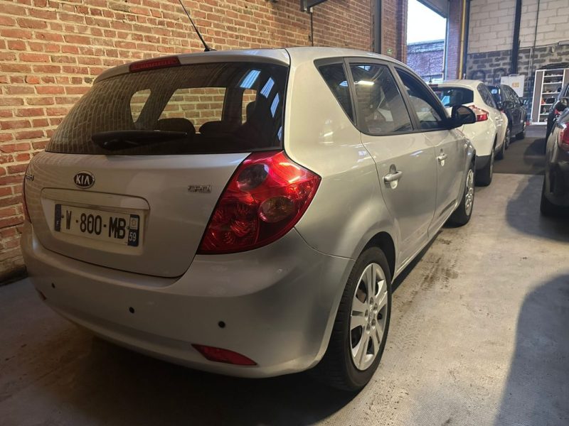 KIA CEED T-GDI 90CV  T-GDI 90CV 2009