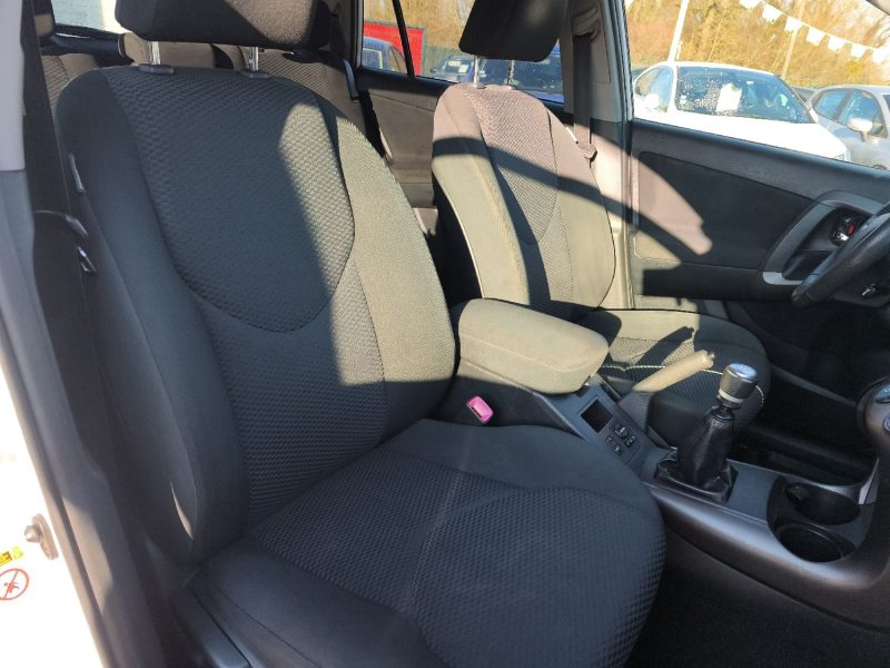 TOYOTA RAV4 150 D-4D FAP LOUNGE 4WD 2012 2012