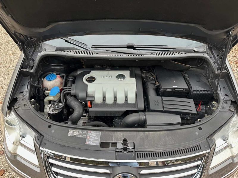 VOLKSWAGEN TOURAN 2.0 TDI 140CV CARAT 7 PLACES