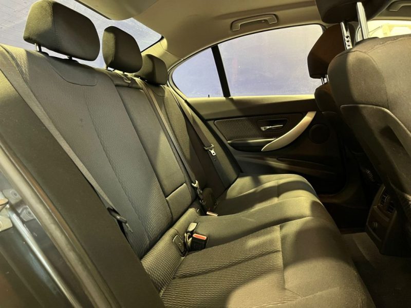 B.M.W. SERIE 3 318D 2.0 150CH LOUNGE (F30) 