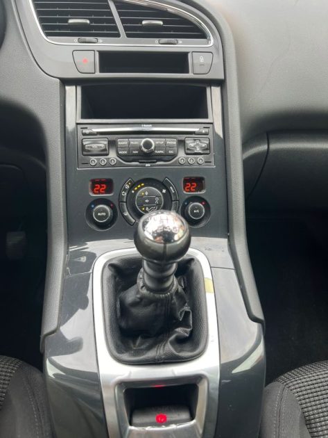 PEUGEOT 5008 1.6 HDI 112CV PREMIUM 7 PLACES