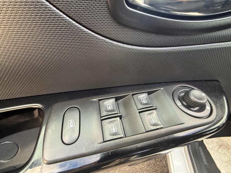 RENAULT CAPTUR BOITE AUTOMATIQUE EDC 1.2I - 16V TURBO TCE 120CV  2014