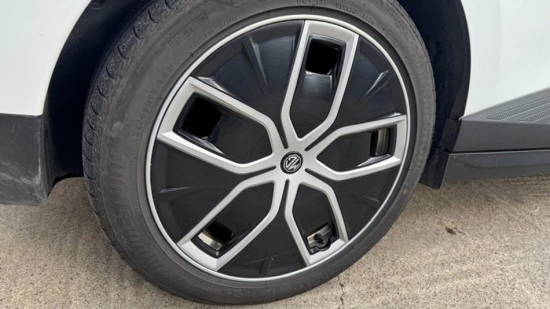 MG4 LUXURY204ch 2025