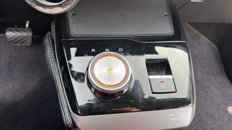 MG4 LUXURY204ch 2025