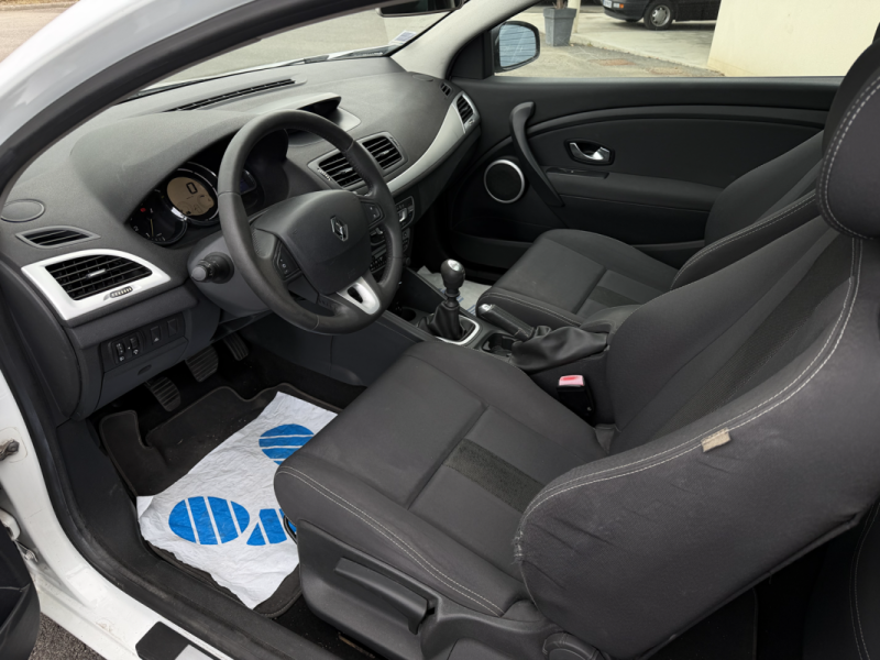 RENAULT MEGANE III Coupé 1.5 dCi 110ch Dynamique BVM6 Garantie