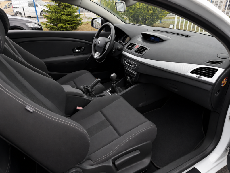RENAULT MEGANE III Coupé 1.5 dCi 110ch Dynamique BVM6 Garantie