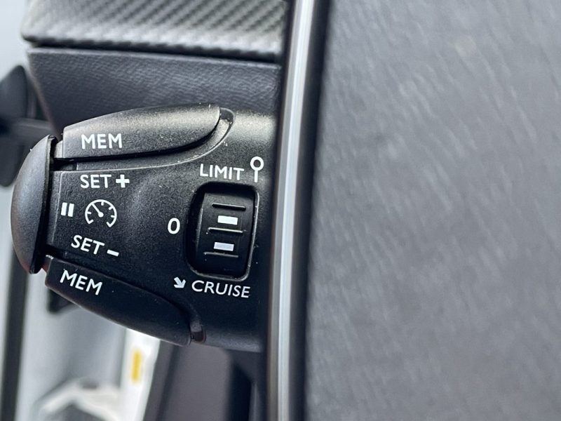 PEUGEOT 2008 II 1.2 L  100CH  STYLE  GARANTIE 3/12 MOIS 2022