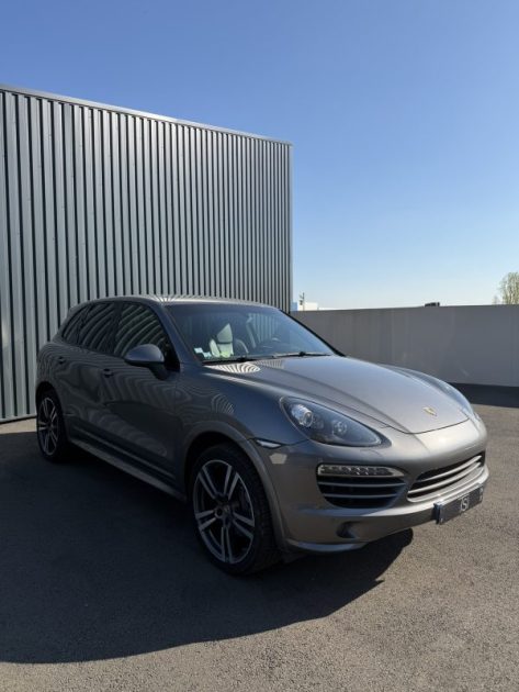 PORSCHE CAYENNE FULL OPTION