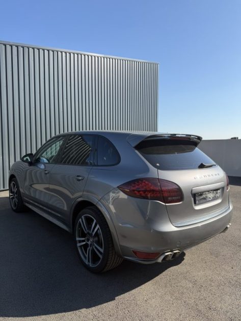 PORSCHE CAYENNE FULL OPTION