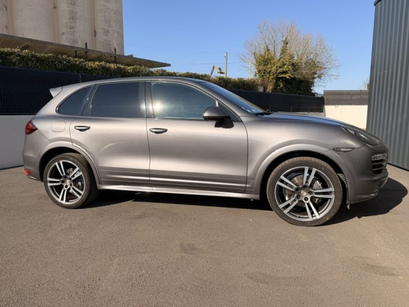 PORSCHE CAYENNE FULL OPTION