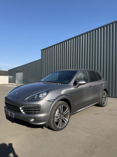 PORSCHE CAYENNE FULL OPTION