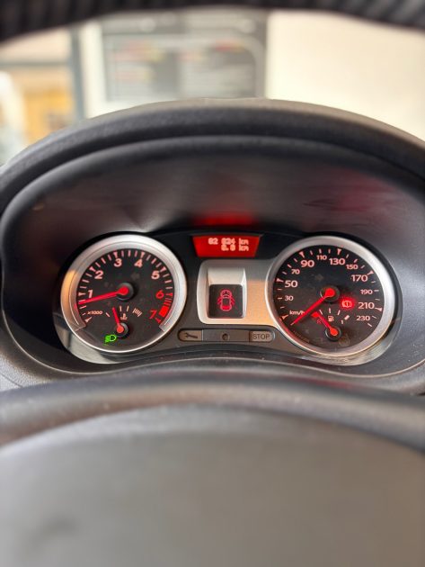 Renault Clio III 1.2 75ch – 83 000 km – Toit ouvrant – Garantie 12 mois - Excellent état 