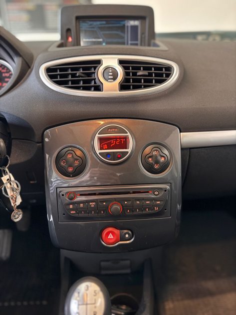 Renault Clio III 1.2 75ch – 83 000 km – Toit ouvrant – Garantie 12 mois - Excellent état 