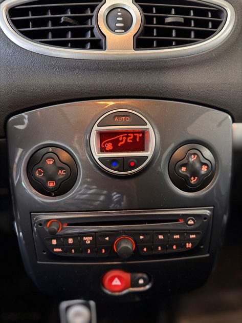 Renault Clio III 1.2 75ch – 83 000 km – Toit ouvrant – Garantie 12 mois - Excellent état 
