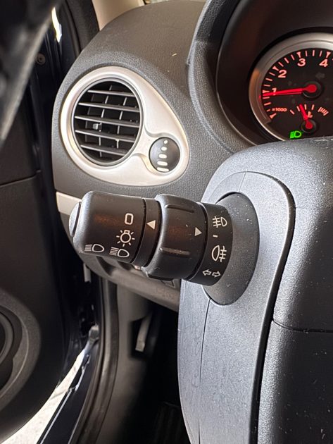 Renault Clio III 1.2 75ch – 83 000 km – Toit ouvrant – Garantie 12 mois - Excellent état 