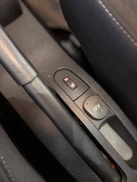 Renault Clio III 1.2 75ch – 83 000 km – Toit ouvrant – Garantie 12 mois - Excellent état 