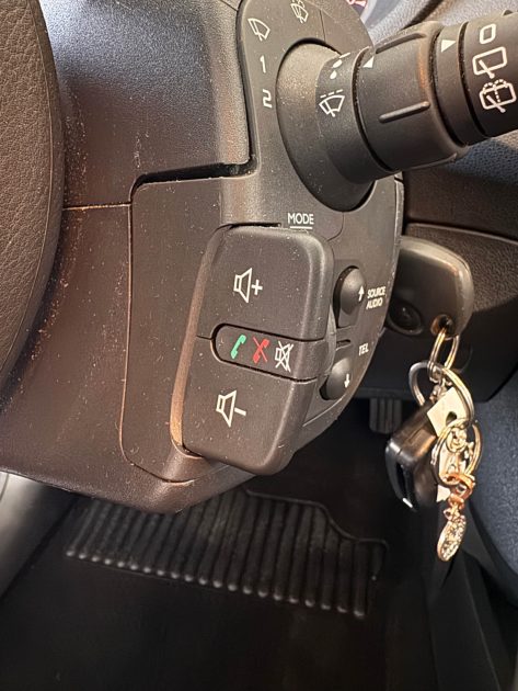 Renault Clio III 1.2 75ch – 83 000 km – Toit ouvrant – Garantie 12 mois - Excellent état 