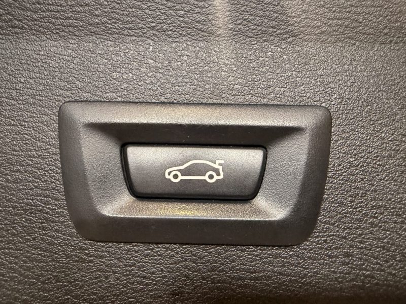 BMW X1 / Toit Ouvrant /  BUSINESS DESIGN / 2018 / Diesel / 116 ch 