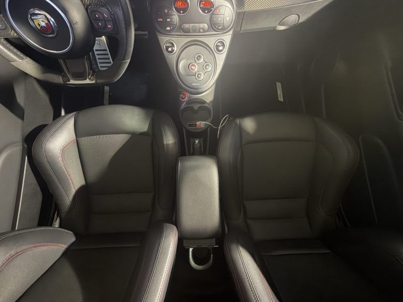 ABARTH 500 CABRIOLET 180cv 595 ESSEESSE BVA - SABELT CARBONE - AKRAPOVIC - BREMBO - 49 500 klm 