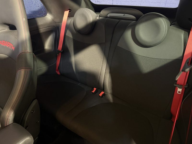 ABARTH 500 CABRIOLET 180cv 595 ESSEESSE BVA - SABELT CARBONE - AKRAPOVIC - BREMBO - 49 500 klm 