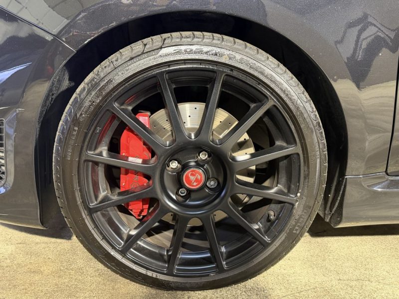 ABARTH 500 CABRIOLET 180cv 595 ESSEESSE BVA - SABELT CARBONE - AKRAPOVIC - BREMBO - 49 500 klm 