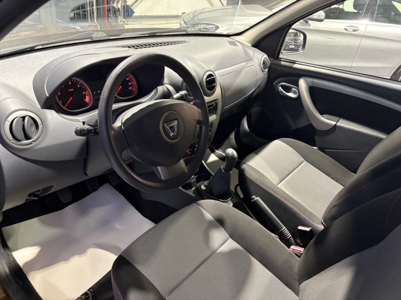 DACIA DUSTER 1.6I - 16V 2012