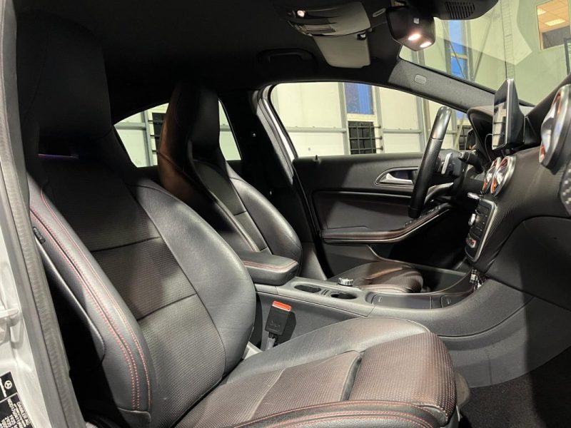 MERCEDES CLASSE A 160 FASCINATION AMG 7G-DCT *** DÉTECTEUR D'ANGLE MORT / CUIR ALCANTARA ***